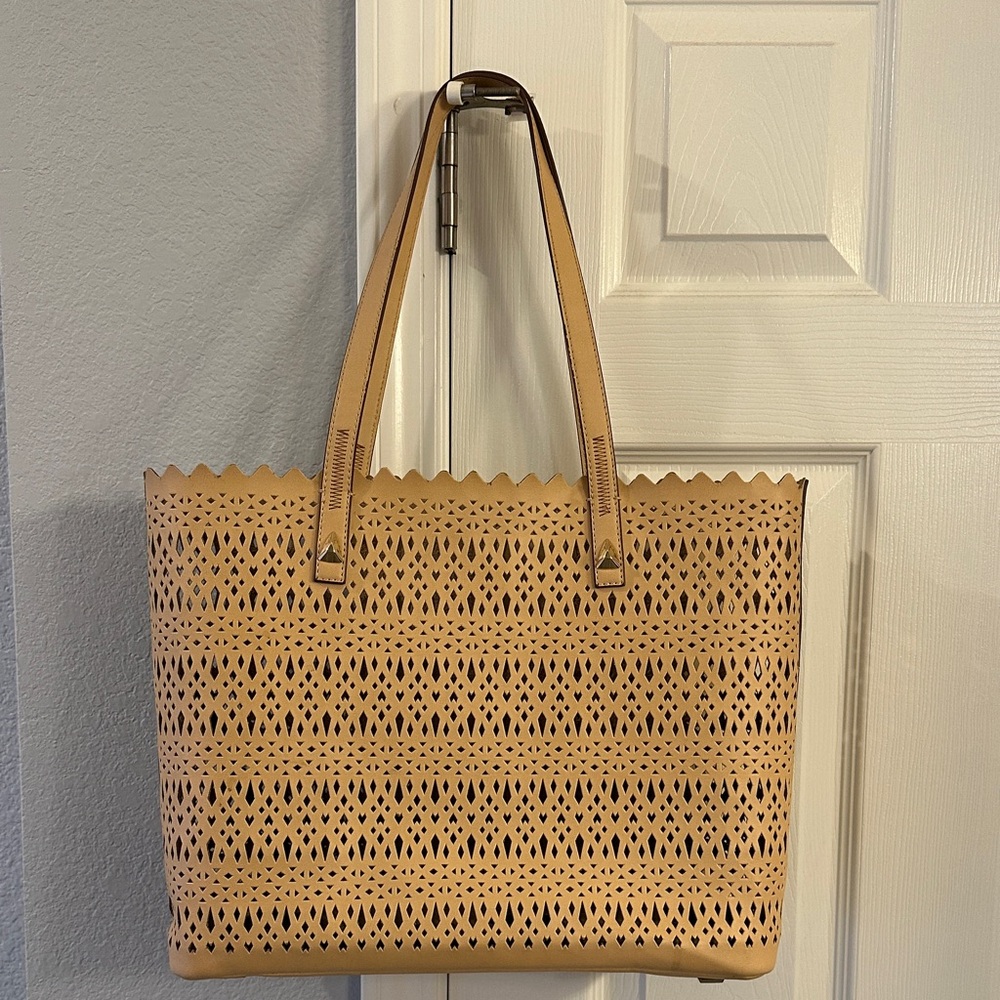 Stella & Dot Avalon tan perforated tote bag